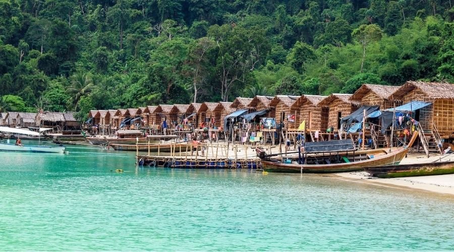 เกาะสุรินทร์ หมู่บ้านมอแกน